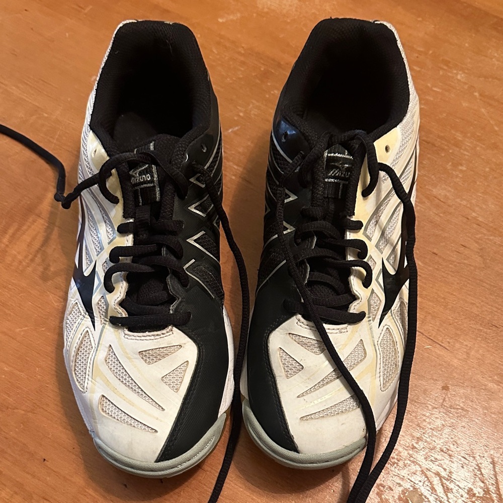 Mizuno women Black and White Athletic Sneakers